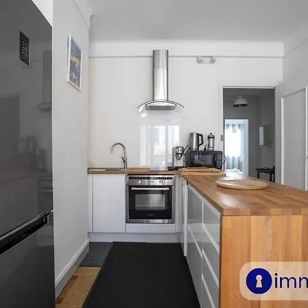 Neighborhood Liberation * Nicea