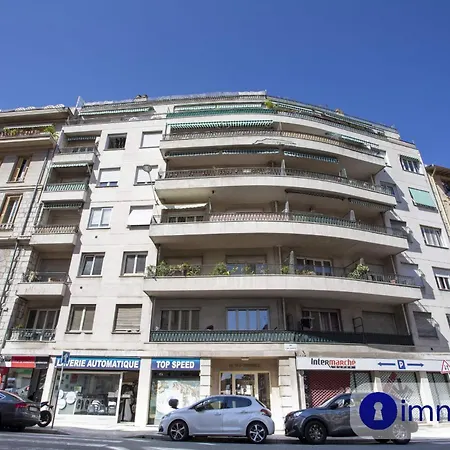 Neighborhood Liberation Apartament *